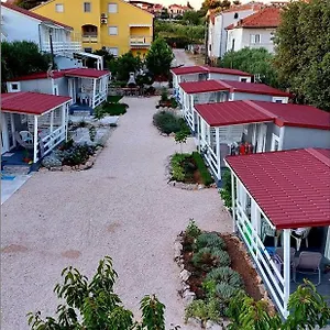 Gostinjska kuća Fjaka Camp